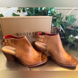 BED|STU Women's Brown Leather Peep-Toe Mules